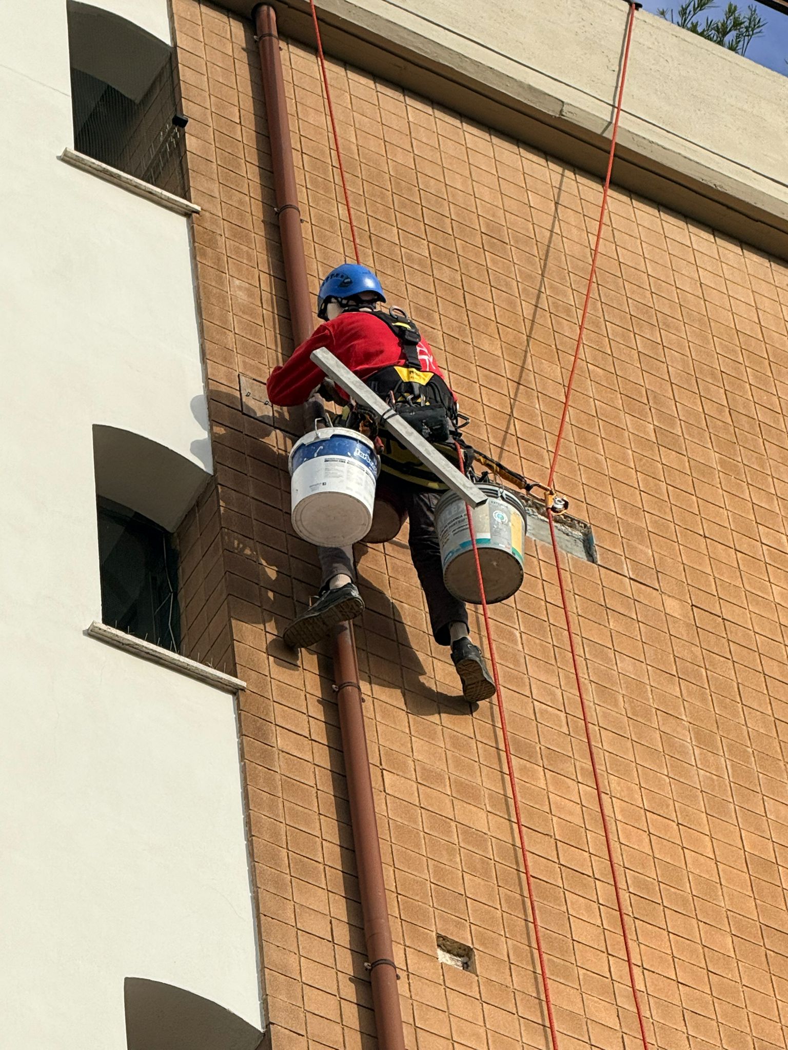 Intervento su immobile a Ciampino: verifica della cortina e rifacimento balconi